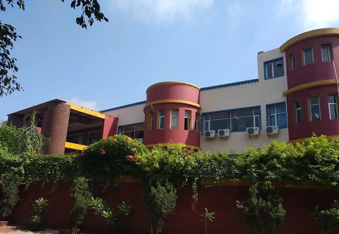 DC MONTANSARY SCHOOL, MANIMAJRA